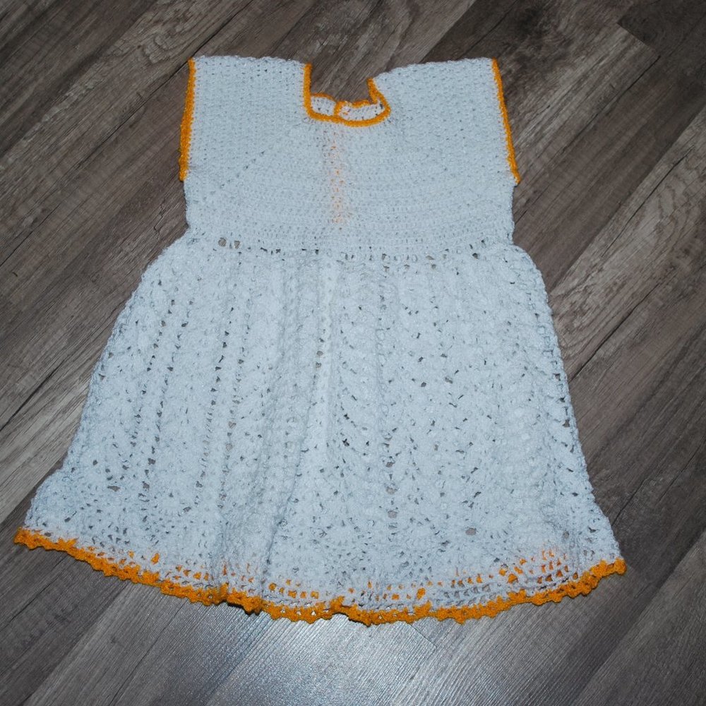Girl's Crochet White Dress Sz 12-18 mont